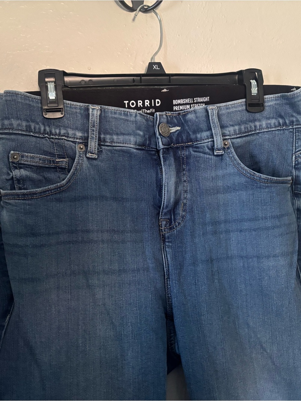 Size 12R Torrid Bombshell shape wear
Jeans - Picture 2 of 8